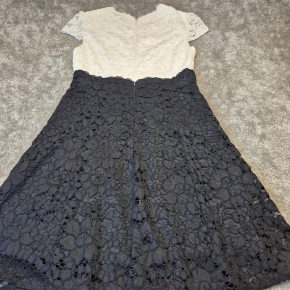 Betsey Johnson Black White Lace Fit Flare Dress Cap Sleeve V-Neck Size 6 - Picture 6 of 11
